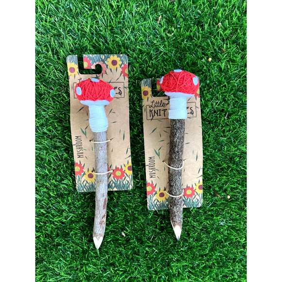 Knit MUSHROOMS Plant Stakes - Mushrooms For Potted Plants - Handmade Pencils - Picture 4 of 9